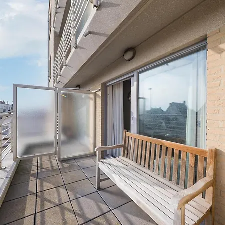 Apartment Four Seven - 0102 + Box 1 *