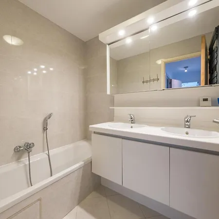 Apartment Four Seven - 0102 + Box 1